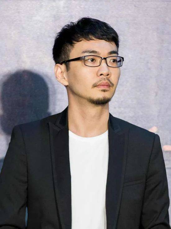 故事围绕一起富豪凶杀案展开,负责此案的检察官梁文超