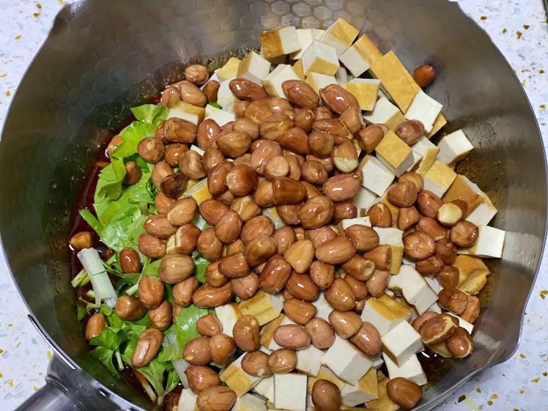 美味简单的新年菜(二)——凉拌花生豆干_敏敏