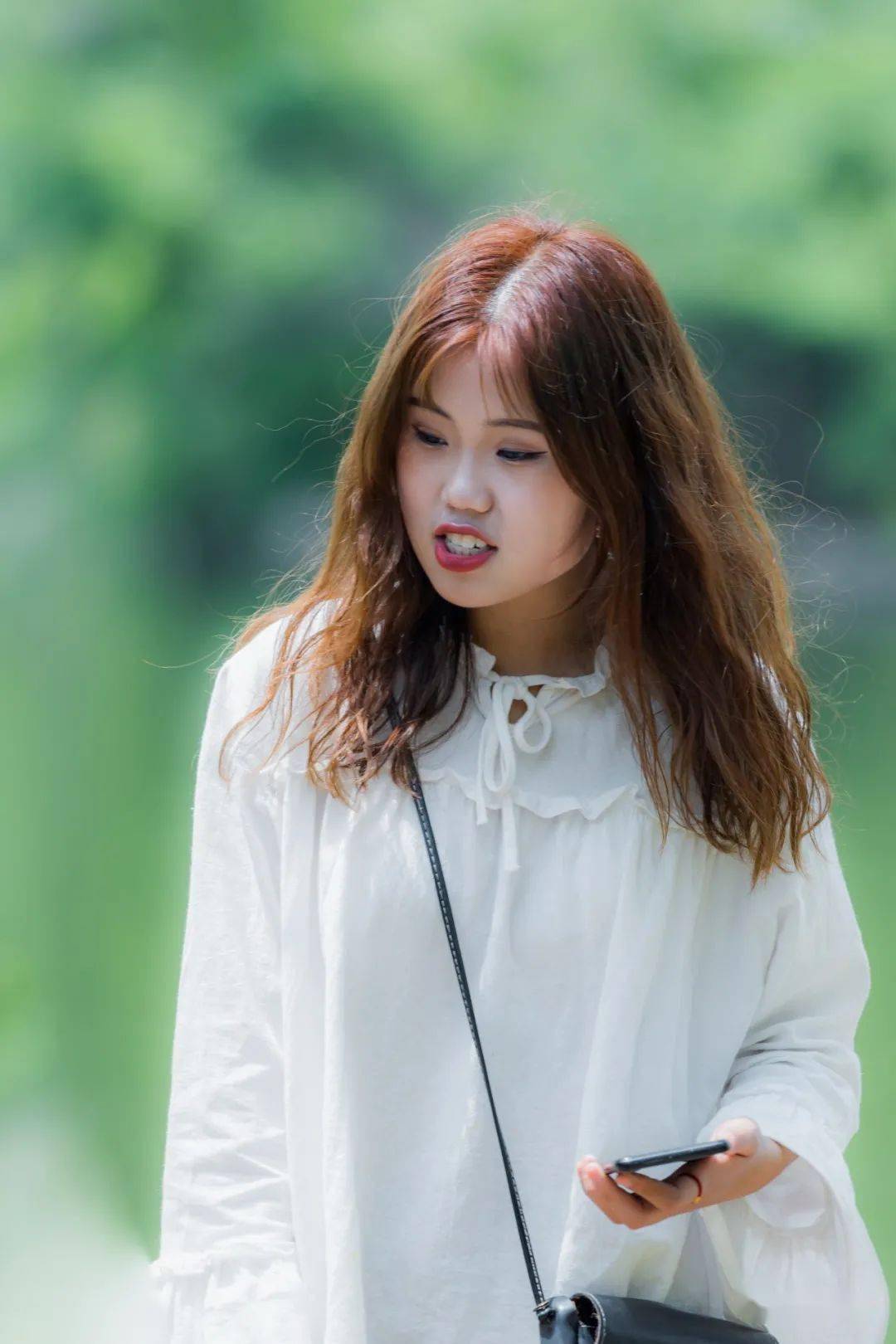 辉光日新1046如何更好地活在当下发几张月湖公园偷拍的人像照片