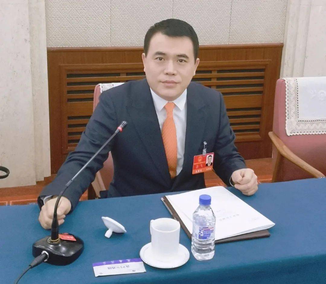 彭飞参加长春市第十五届人民代表大会第六次会议