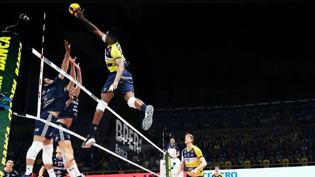 这弹跳太恐怖了!