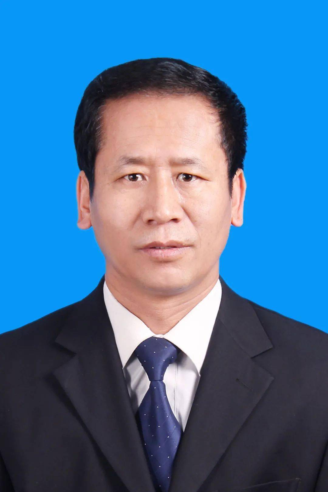 胡学清我建议把我们一些名优特产品应该在全国,特别是二三线城市,一线