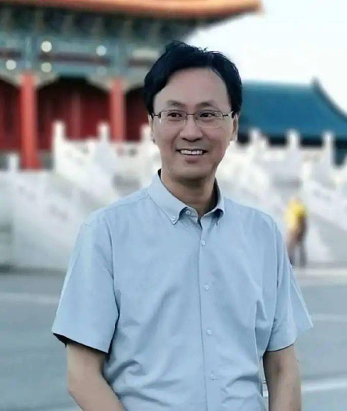 清华大学建筑学院教授,博士生导师,建筑历史与理论领域学术带头人.