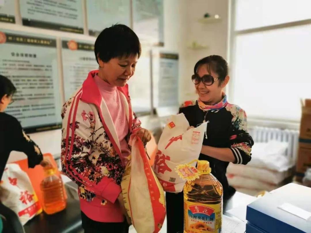 55岁社区工作人员李瑞芝在防疫一线不幸去世,被追认为中共党员!