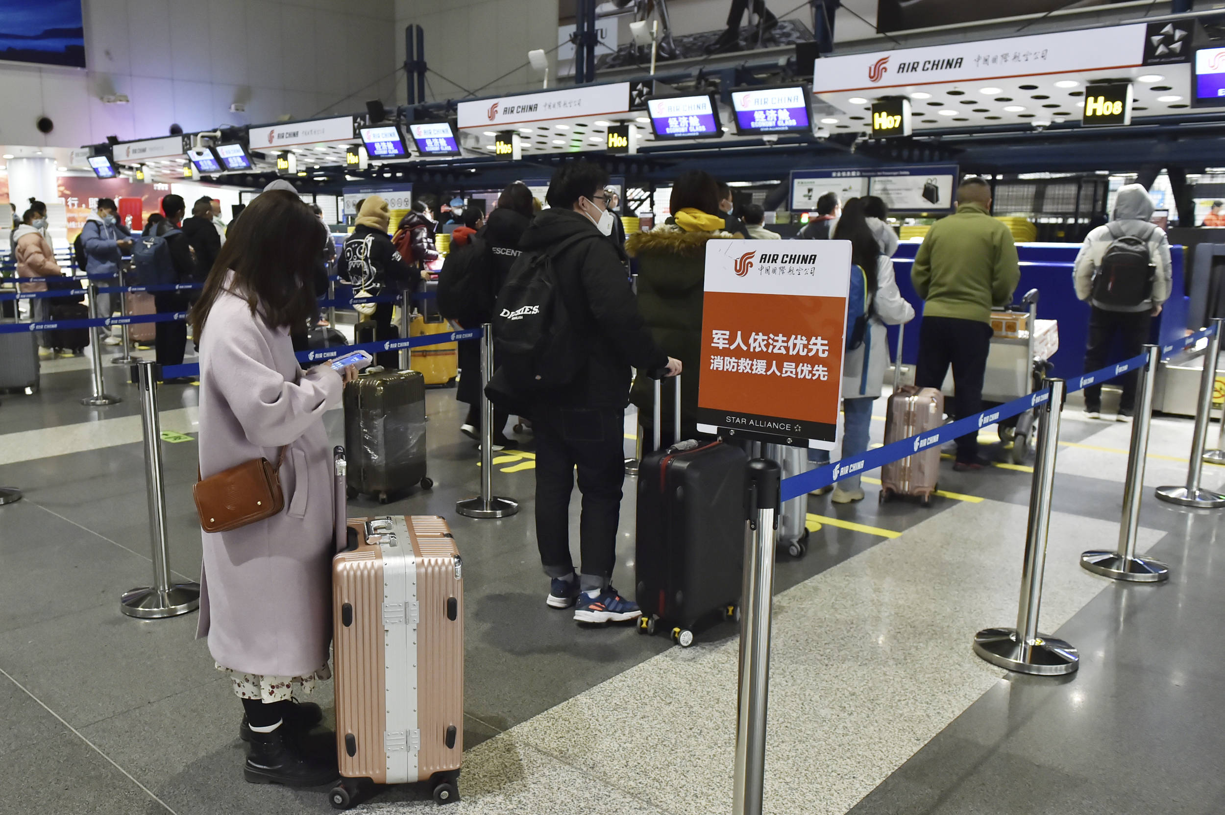 为旅客营造良好的出行服务体验,国航认真落实疫情防控要求,在t2航站楼