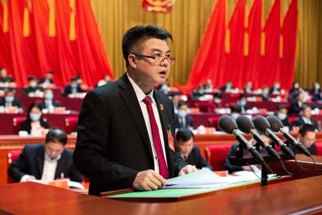 市中级人民法院院长陈梦晋作市中级人民法院工作报告