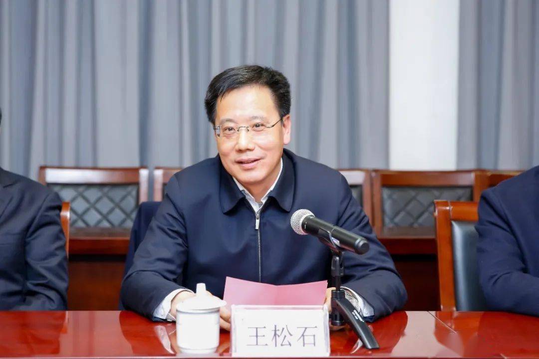 梁丰高中"金厦阳光春晓"奖励基金成立_房产