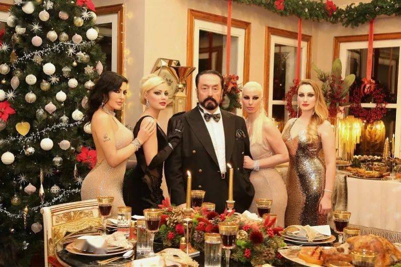 据报道,这名获刑传教士名叫阿德南·奥克塔尔(adnan oktar,现年64岁