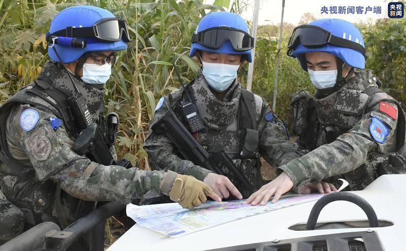 中国第7批赴南苏丹维和步兵营执行首次武装城巡任务_巡逻