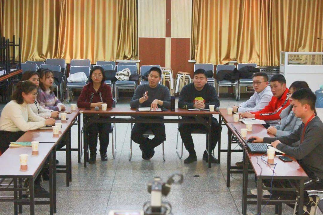 库尔勒华山中学2020_新疆兵团第二师(库尔勒)华山中学面向2018年应届大学(2)