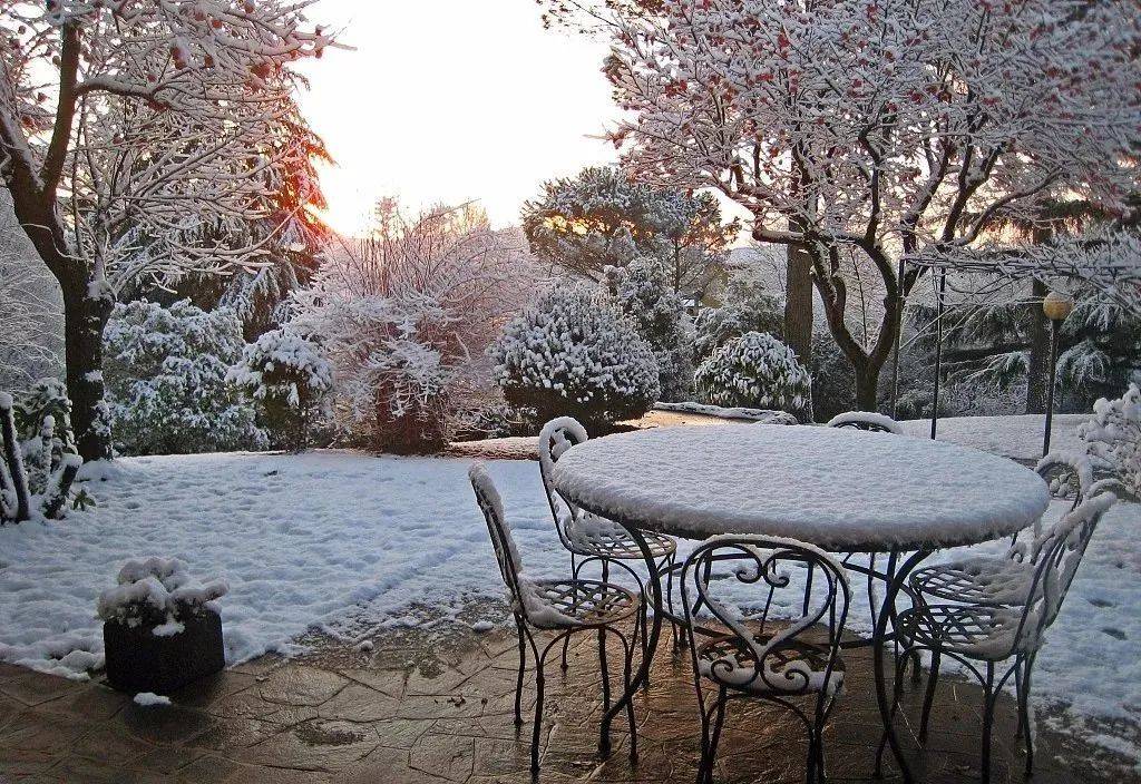 雪后小院美景图片