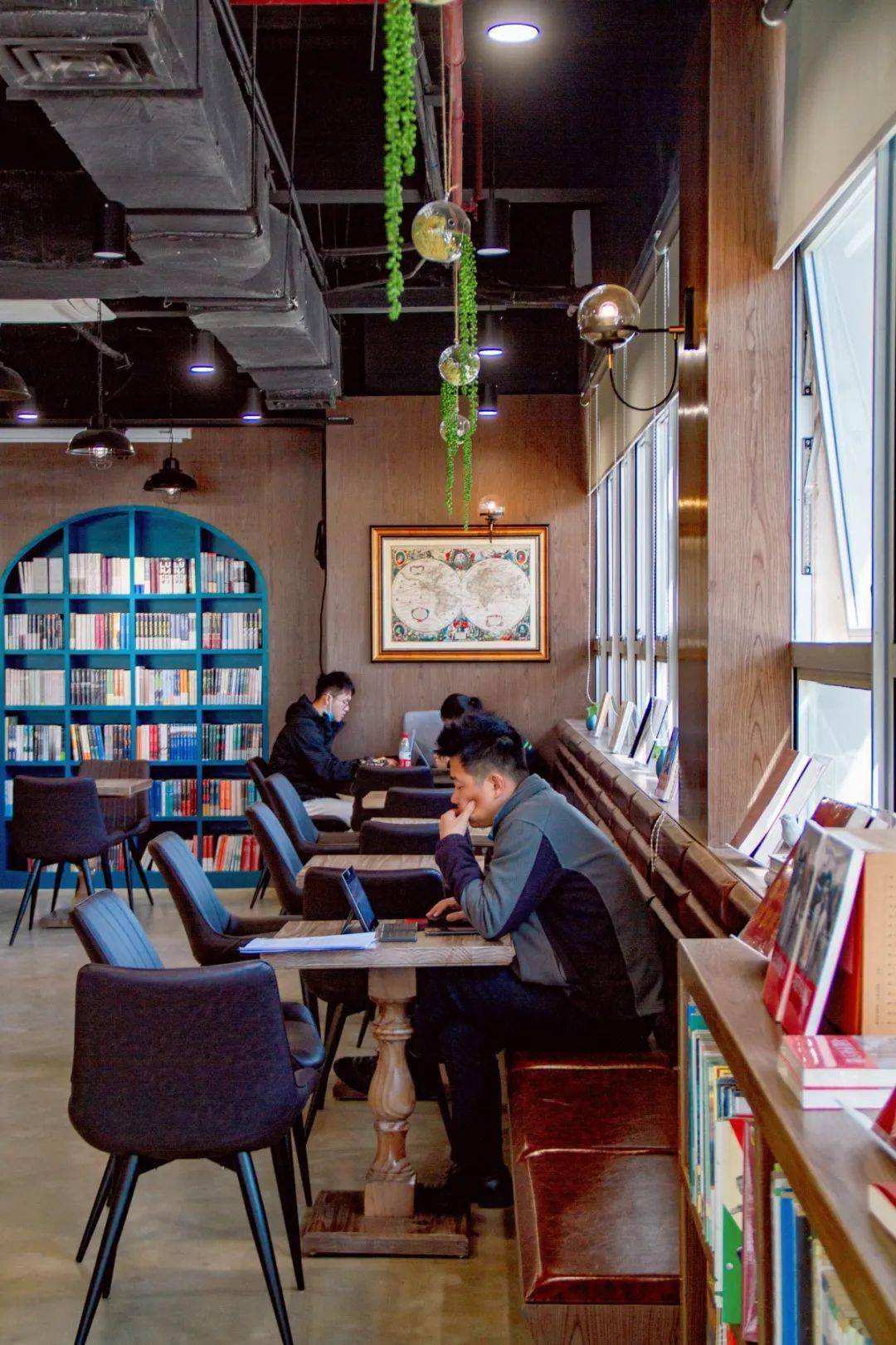 书吧还是咖啡馆盐图里竟还有这样的地方