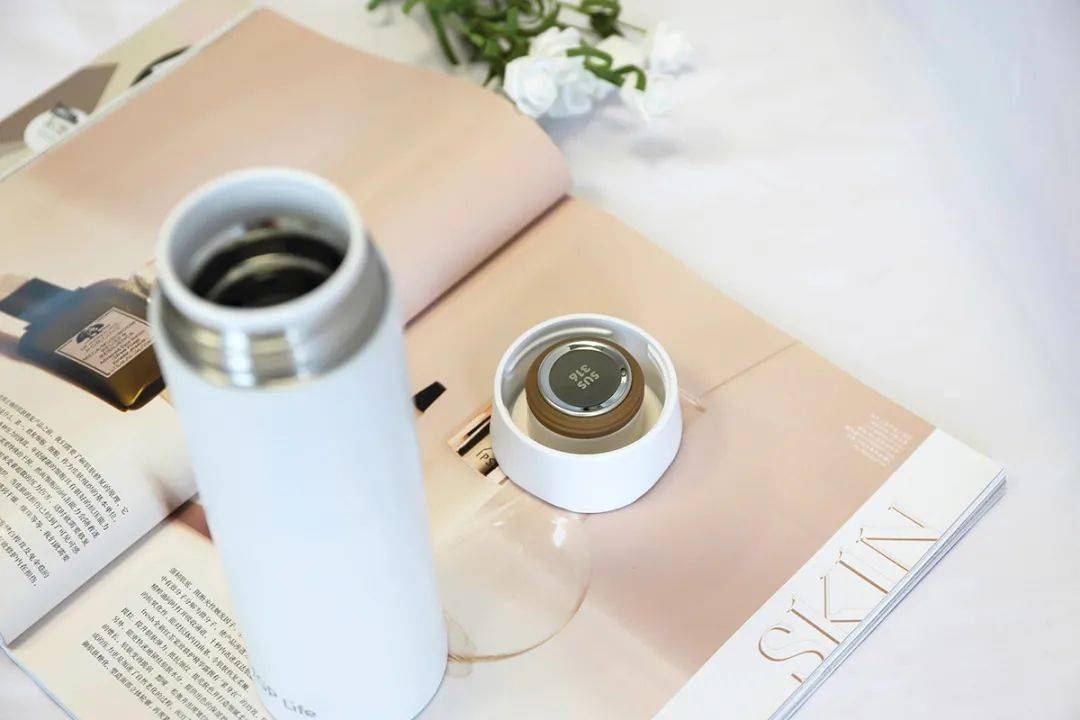 thegreenparty谁说年轻人不配用保温杯