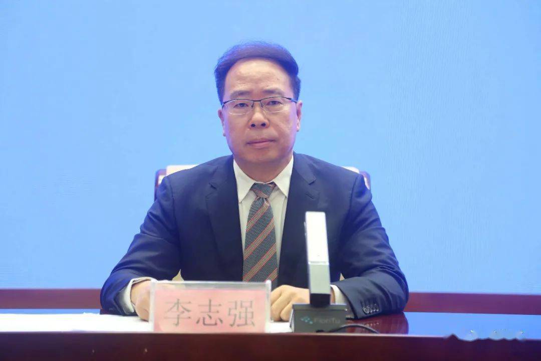 彭太华:请省交通运输厅李志强副厅长就路网情况作介绍.