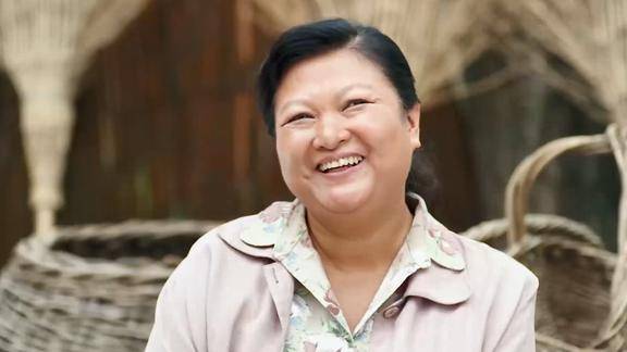 俺娘田小草胖嫂可太逗了一提到老薛秒变少女满脸花痴样