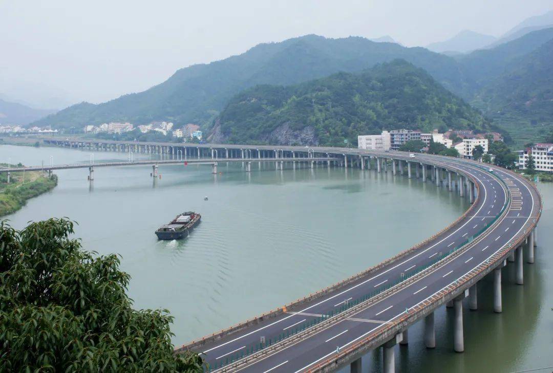 据了解,瓯江航道整治工程丽水段总投资约12