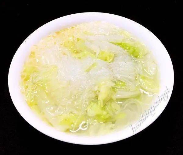 冰糖雪梨午餐:红烧排骨 木耳炒肉丝 青菜豆腐汤早点:吐司 热牛奶星期