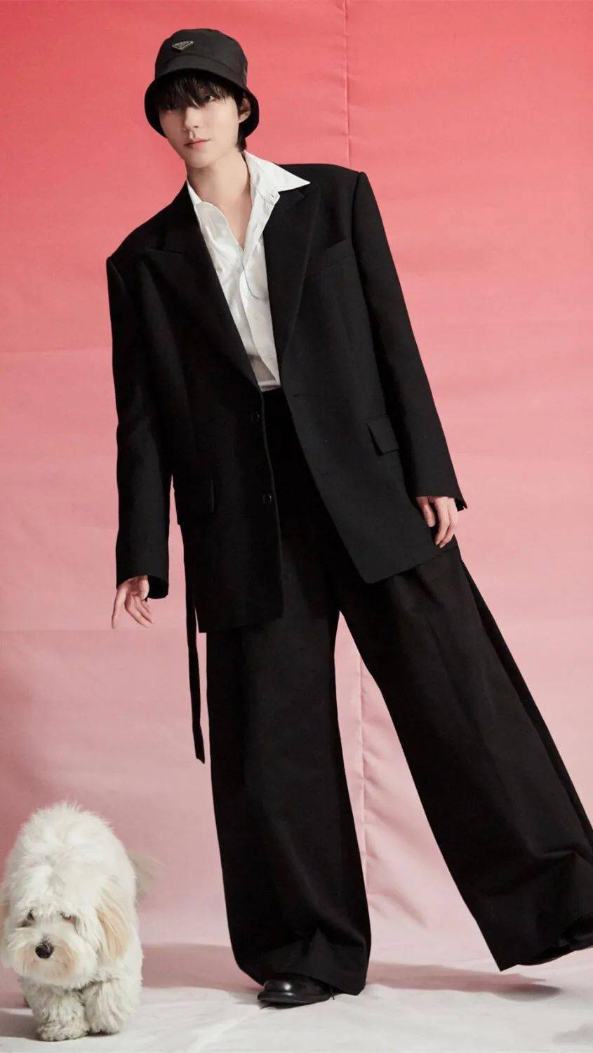 手机壁纸黄寅烨