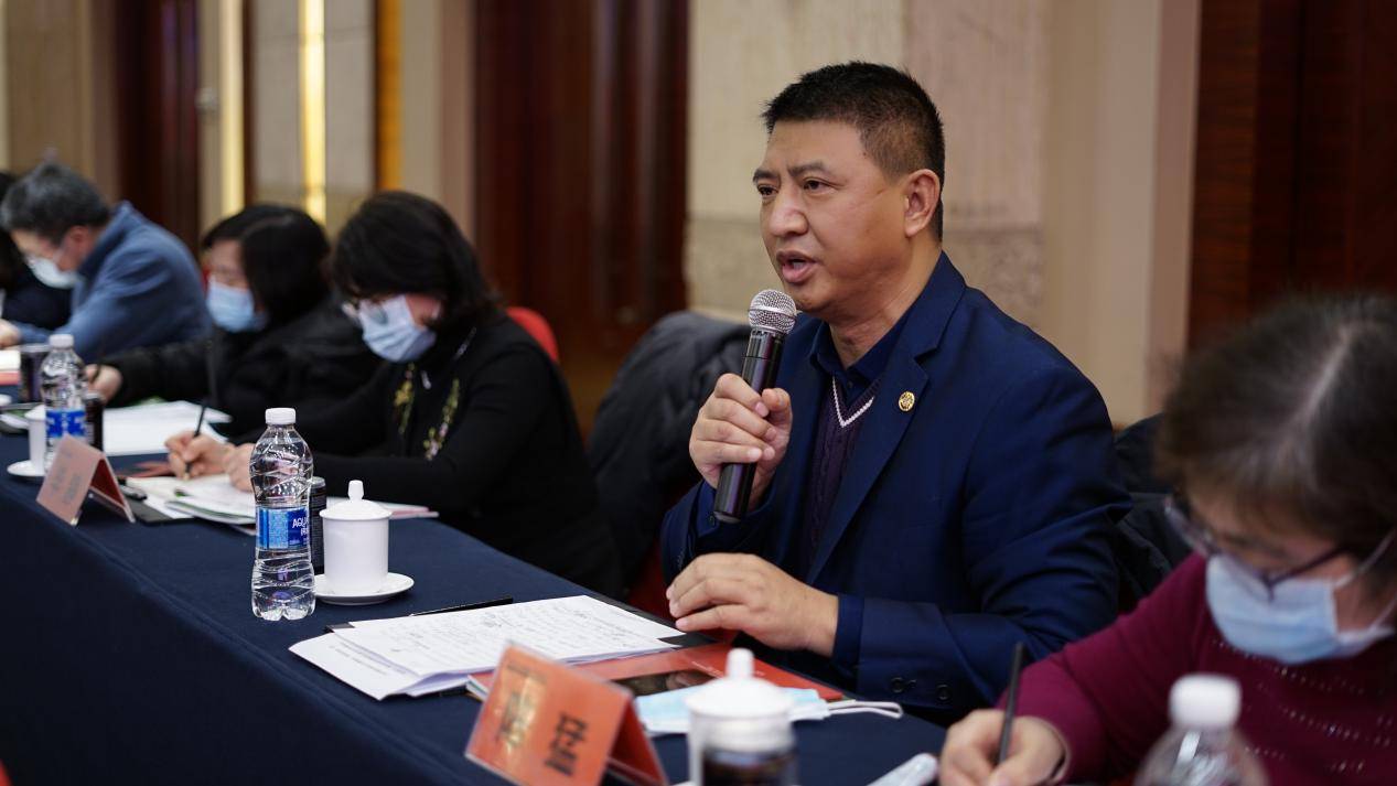 发言,携手共谋医药大发展重庆市药品监督管理局党组书记,局长周隆海