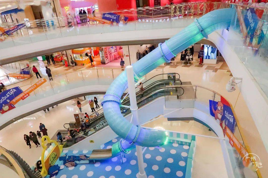 3层楼高的室内旋转滑梯商场广州首间