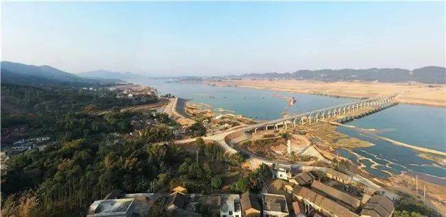 武宣三里五福桥正式通车了