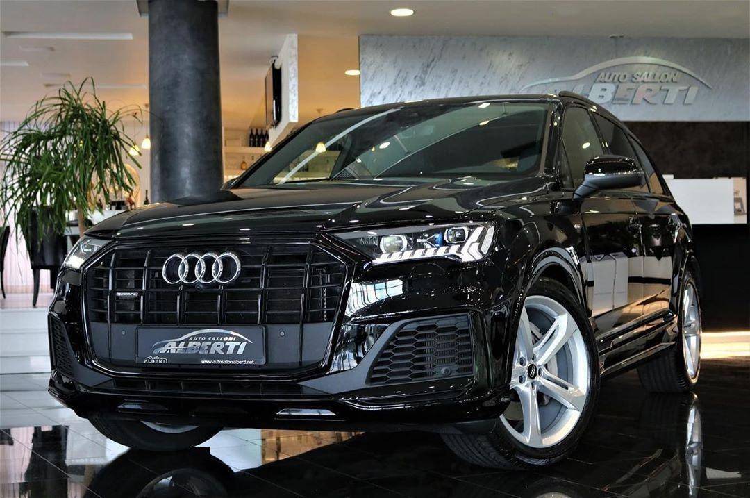 奥迪q7全面升级30t七座加速8秒比宝马x5霸气