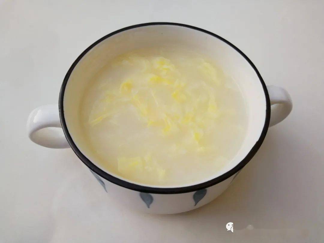 鸡蛋面汤,蔬菜鸡蛋煎饼