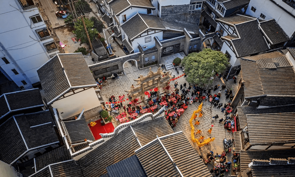 16日,在潮宗街历史文化街区福庆街88号,两栋始建于1949年的历史老宅