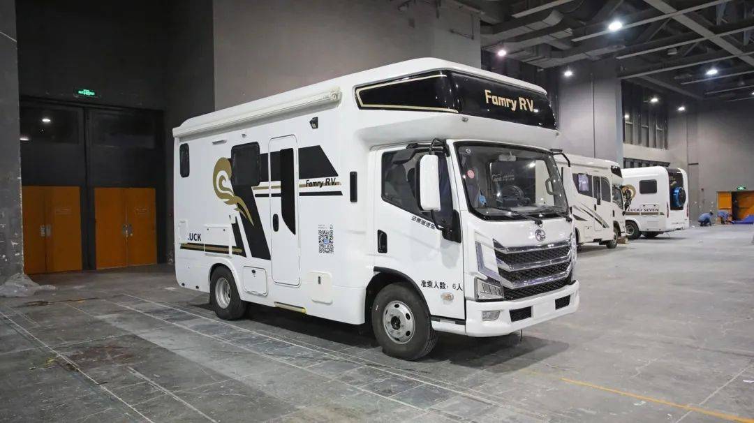 法美瑞海角七号尊享版,官方售价33.98万,开着车带着爱的人去天涯海角