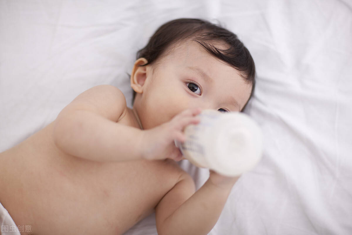 如何判断婴儿缺钙（孩子身体几种信号）-幼儿百科-魔术铺