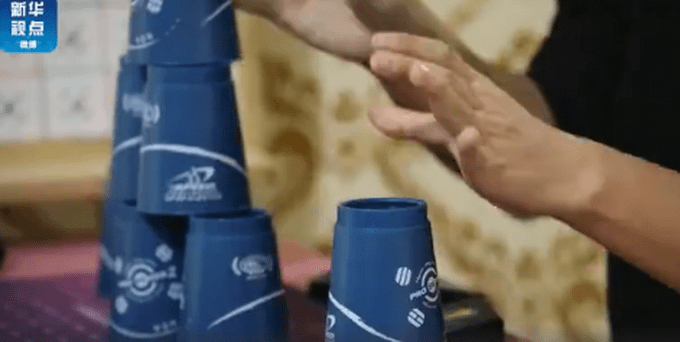 90后男孩拥有八项世界纪录（夏焱）