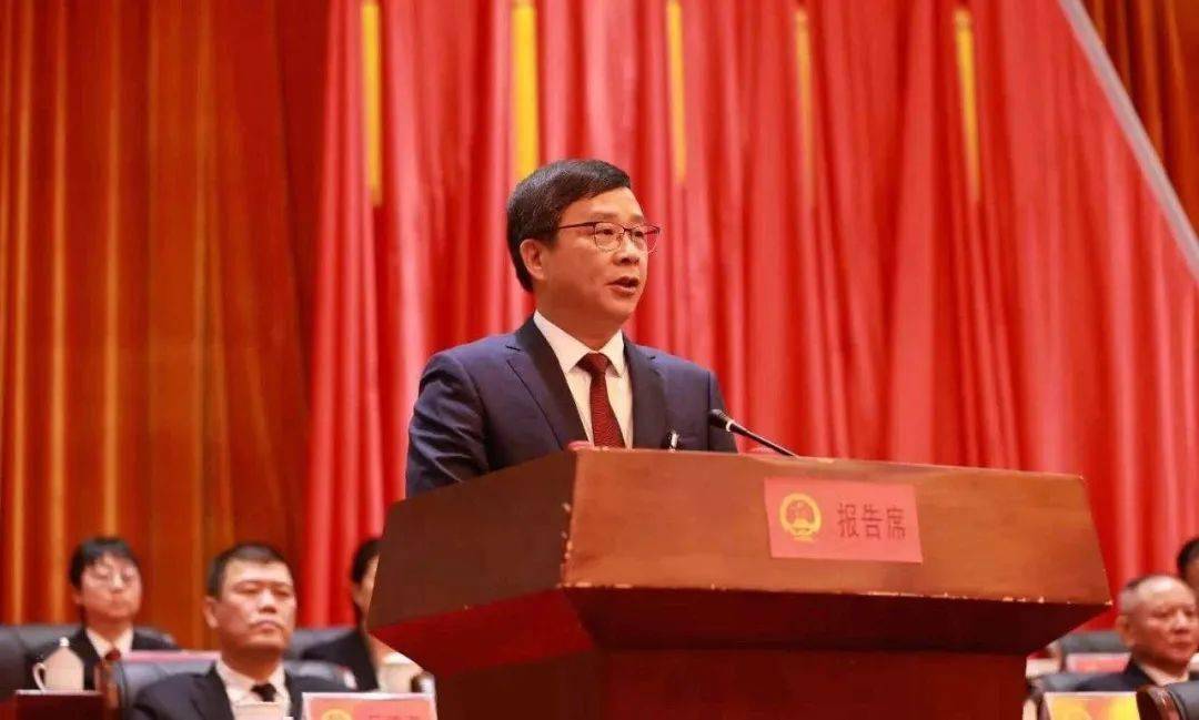 包洪文当选三亚市人民政府市长