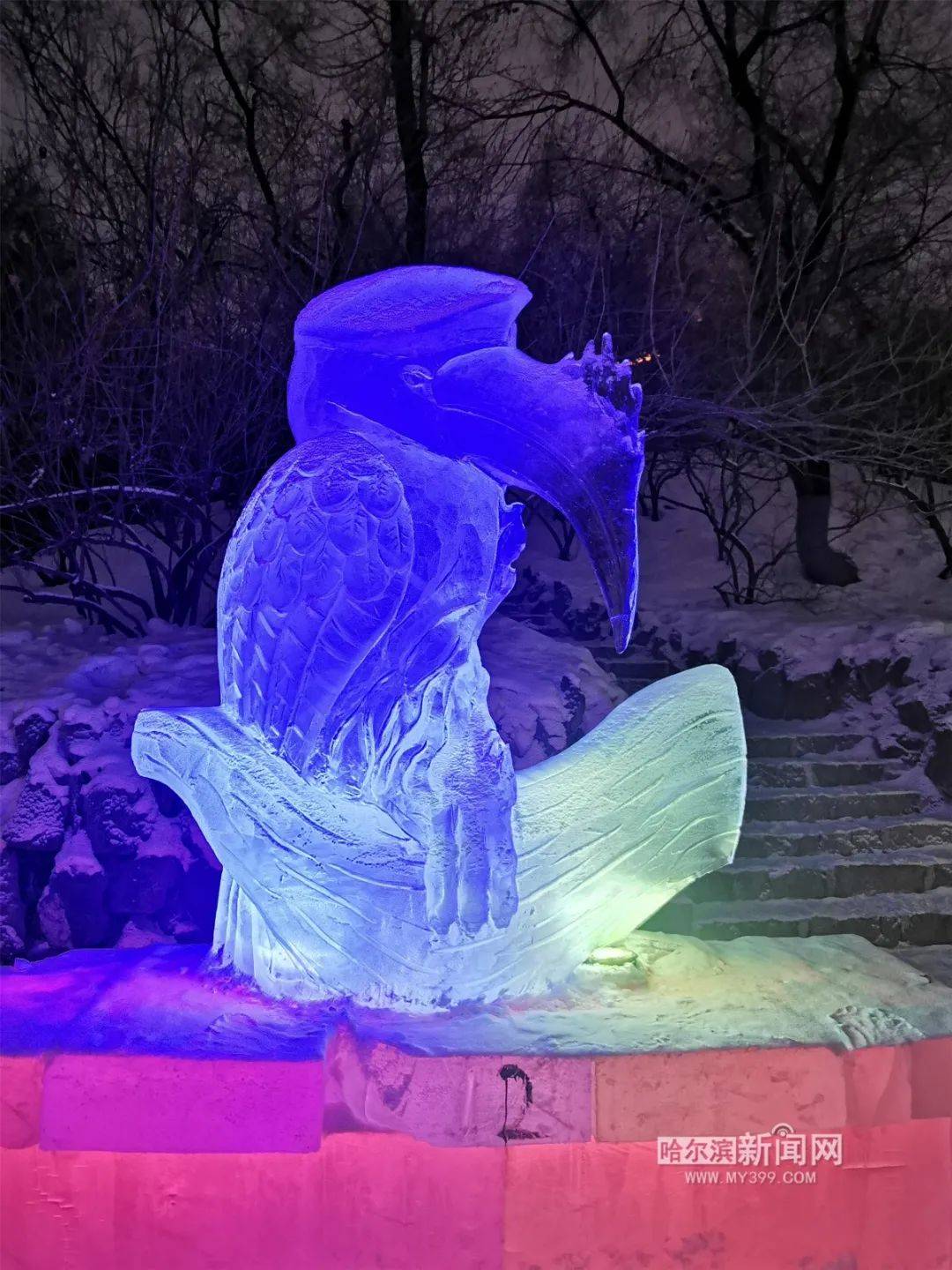 专攻雕塑的研究生小哥参加青年专业冰雕大赛,发现冰坯里有条鱼之后