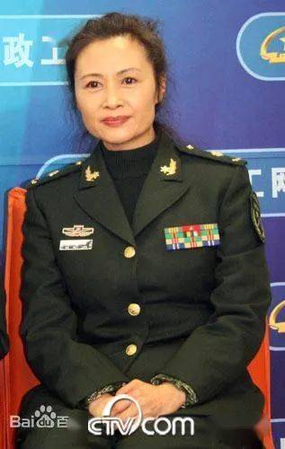 现任总政话剧团演员.1985年开始从事配音工作.