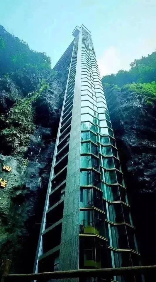 梦见自己坐电梯升到最顶层,探索潜意识中的上升与成就 梦见自己坐电梯升到最顶层,探索潜意识中的上升与成就