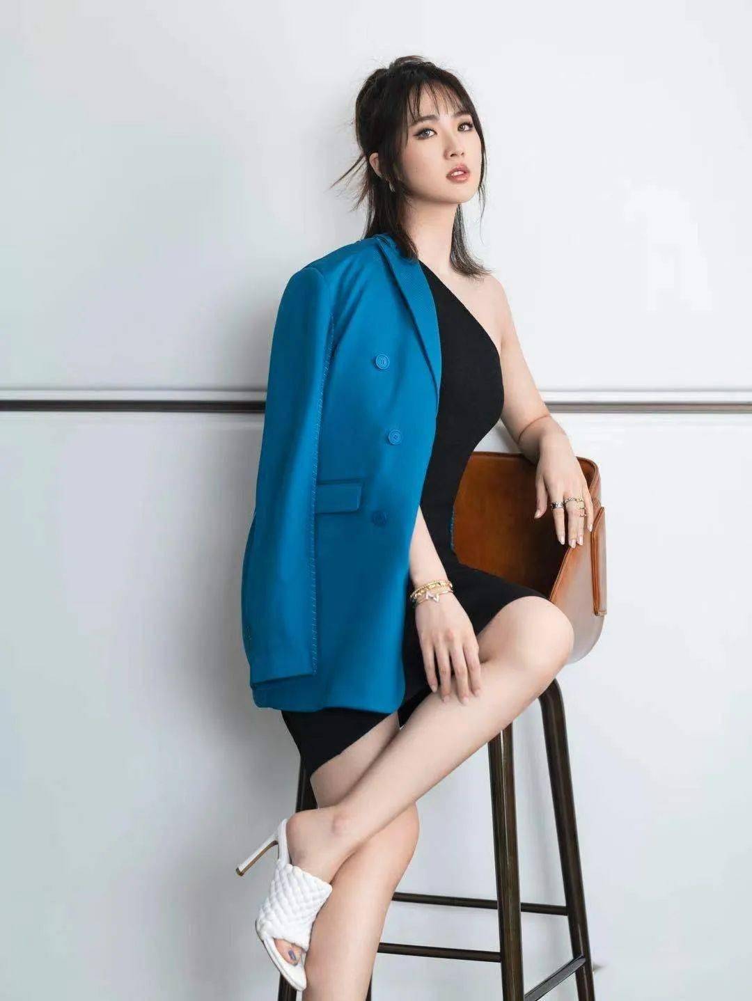 掌握人生主动权的姚安娜有点酷