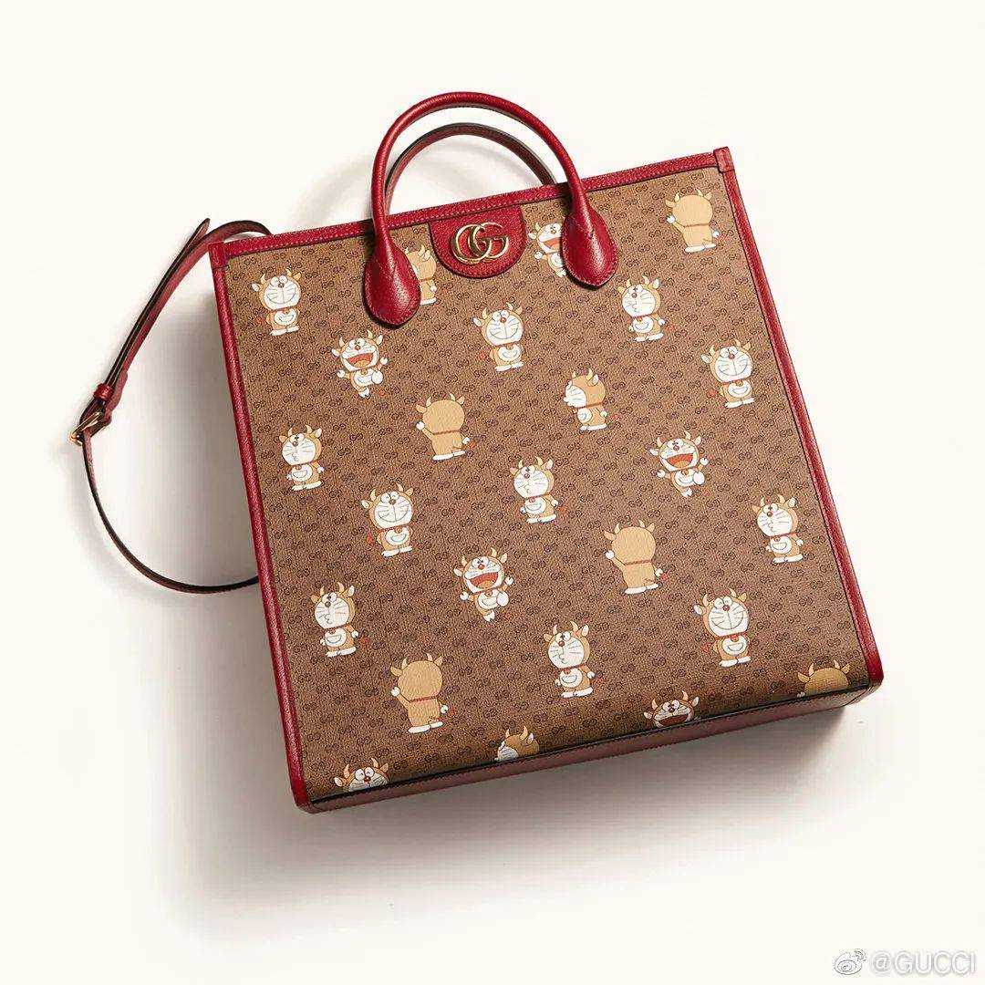 李宇春 杨幂 刘昊然上身 来看看哪家的新年限定最得你心?