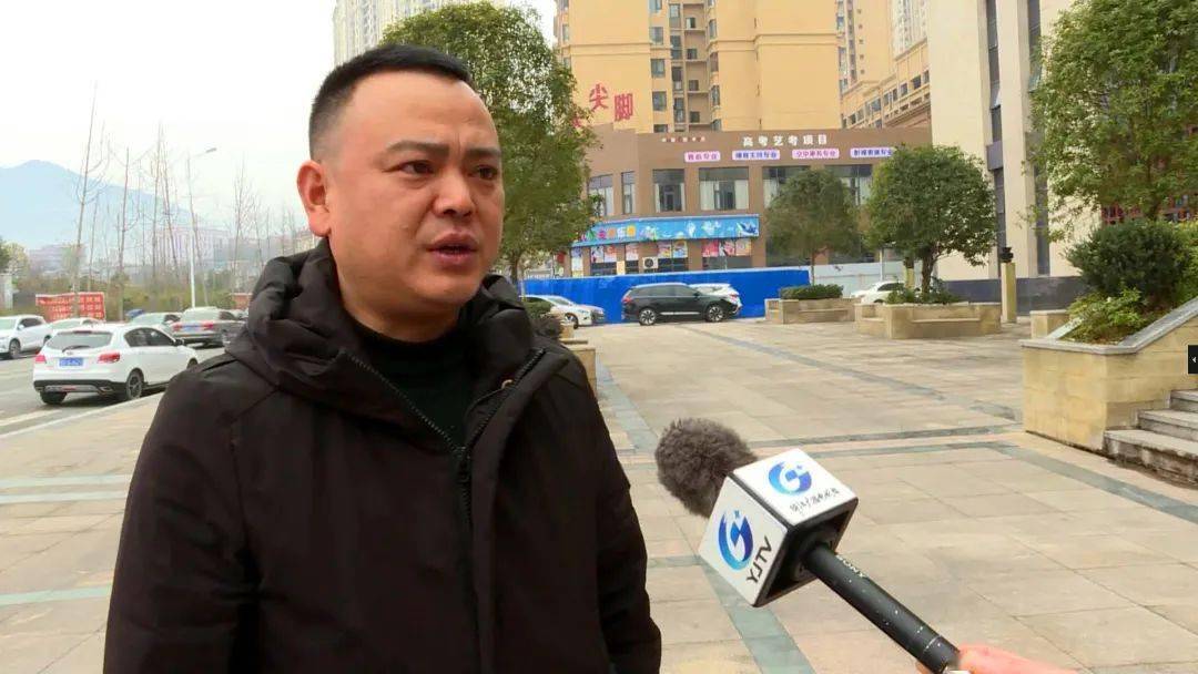 农业农村局副局长李明旺说:"我们将结合本次会议精神,深入贯彻新发展