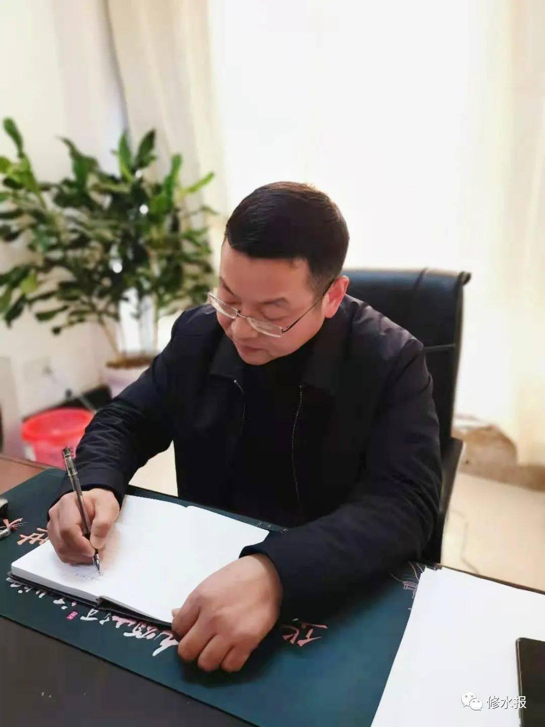 修水人物做信访群众的贴心人访县信访局副局长傅淼胤