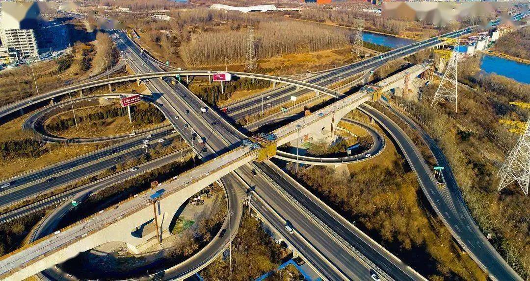 京哈高铁全线的开通运营,新增了一条东北地区进出关高铁通道,极大便利
