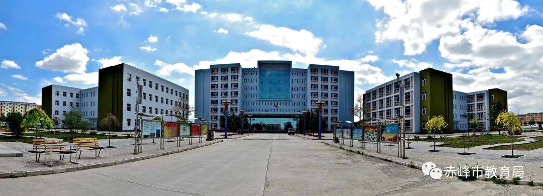 67林西县民族中学加强民族团结教育促进学校和谐发展
