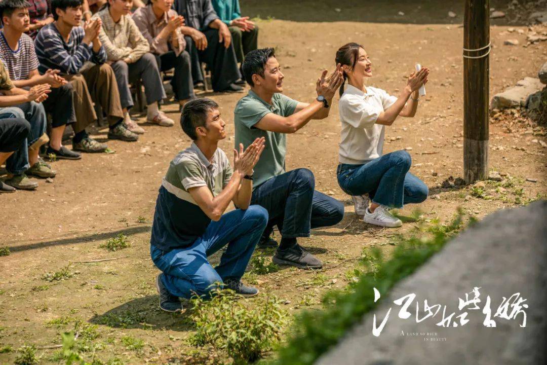 跪了！热度比肩凡尔赛、龙字科的她，竟然是部农村剧