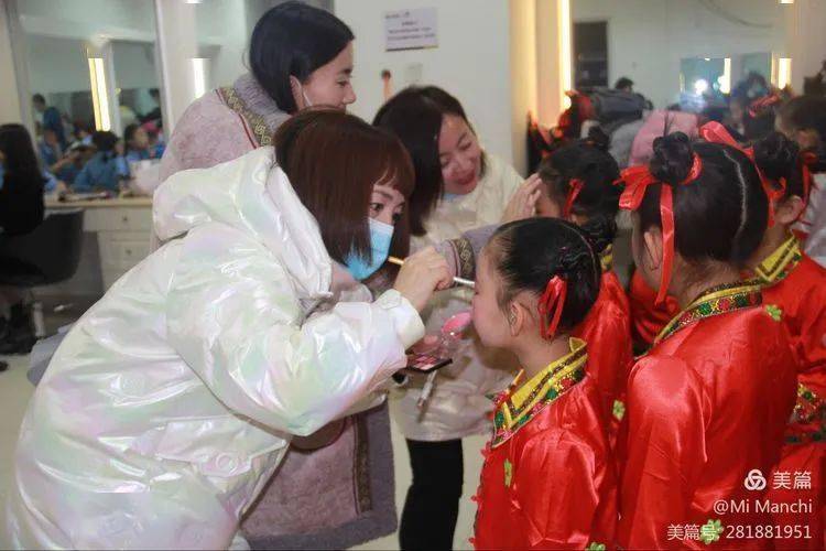 世宙中学小学部梦娃舞蹈参演内蒙古广播电视台少儿频道草原娃赞家乡