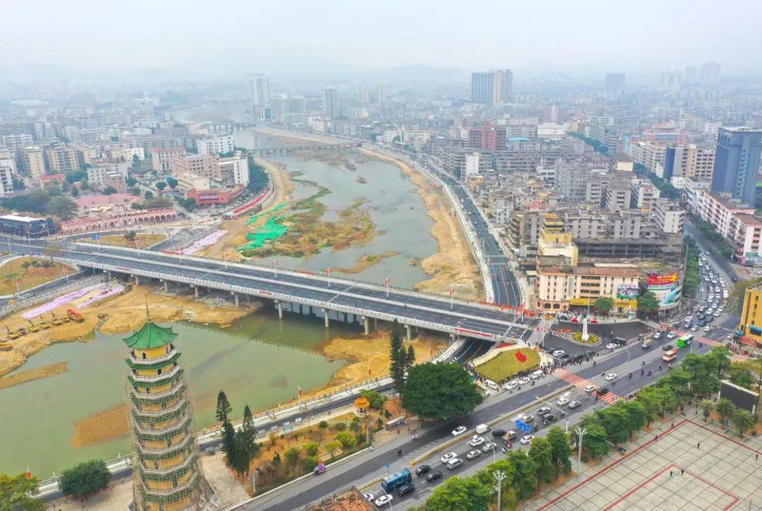 和我一起进行升级改造的兄弟沿江路(恩平大桥至碧涛苑段)也将同步通车