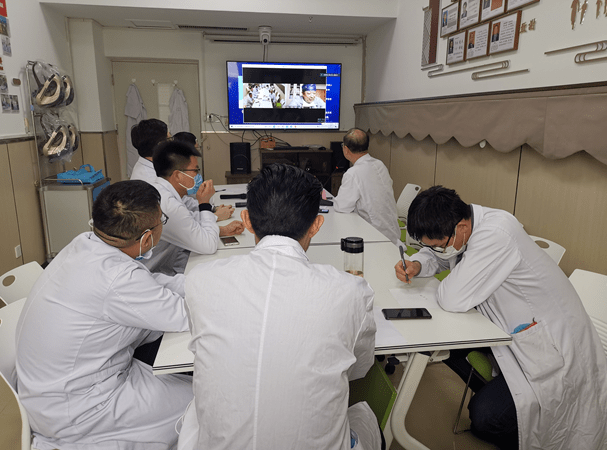 会议由郑州大学一附院骨科许建中教授,郑州市骨科医院关节病科ii王