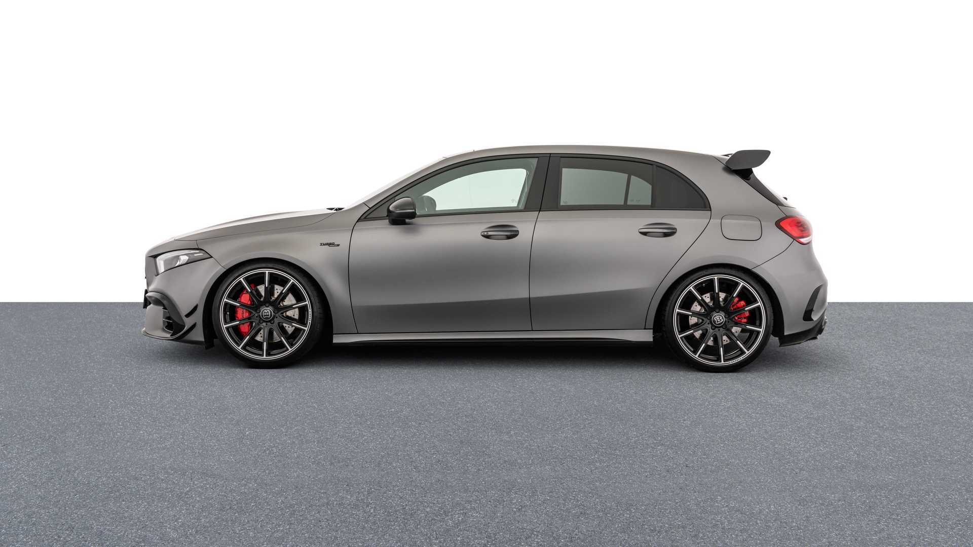 外观方面,brabus b45前脸采用amg家族最新竖格栅设计,与两侧全新造型