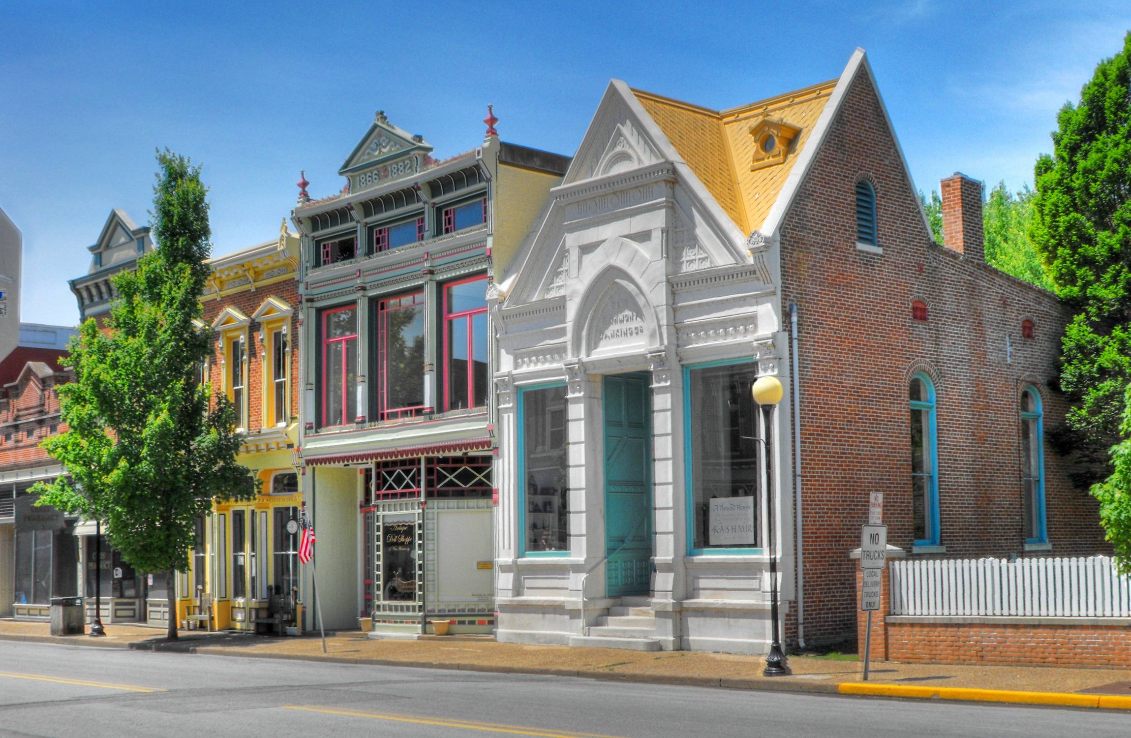 新哈莫尼探访美国乌托邦小镇