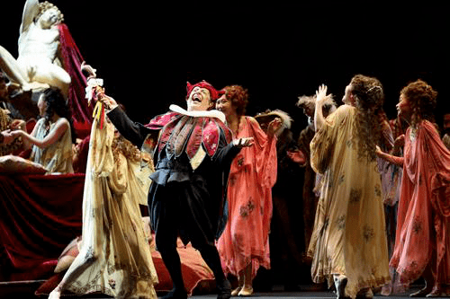 歌剧《弄臣》剧照