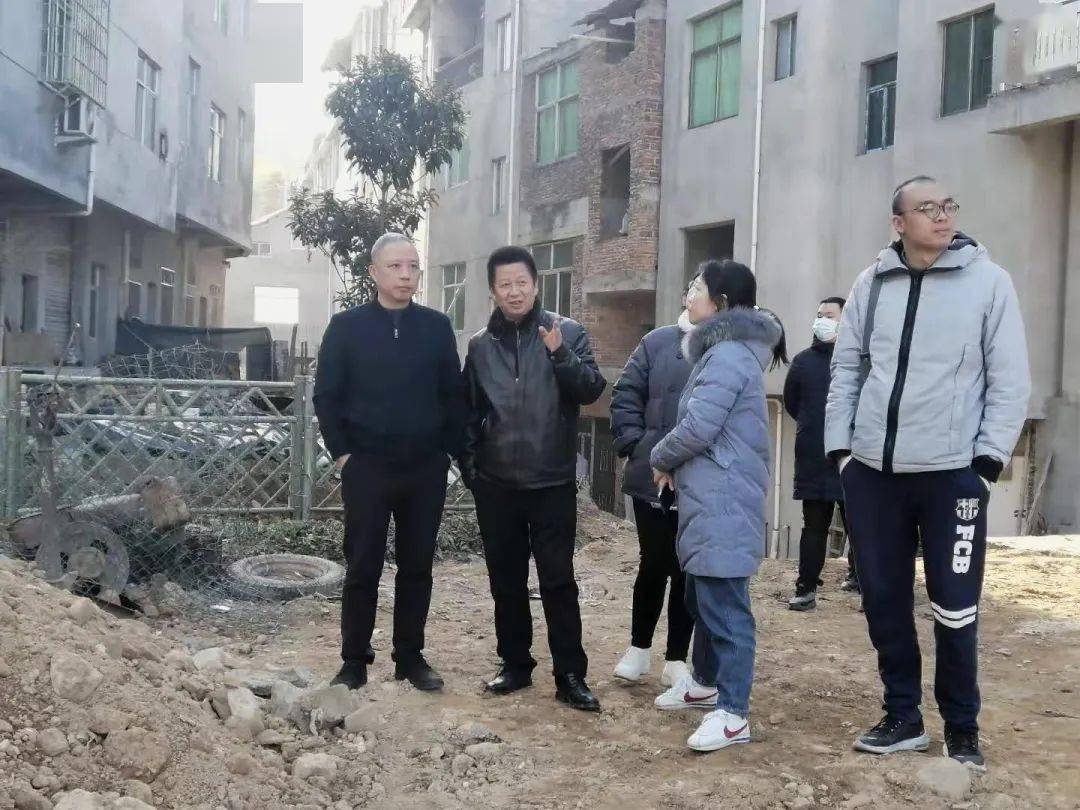 谌庆福一行奔赴我乡长垅村走访慰问贫困户并看望省政府办公厅下派书记