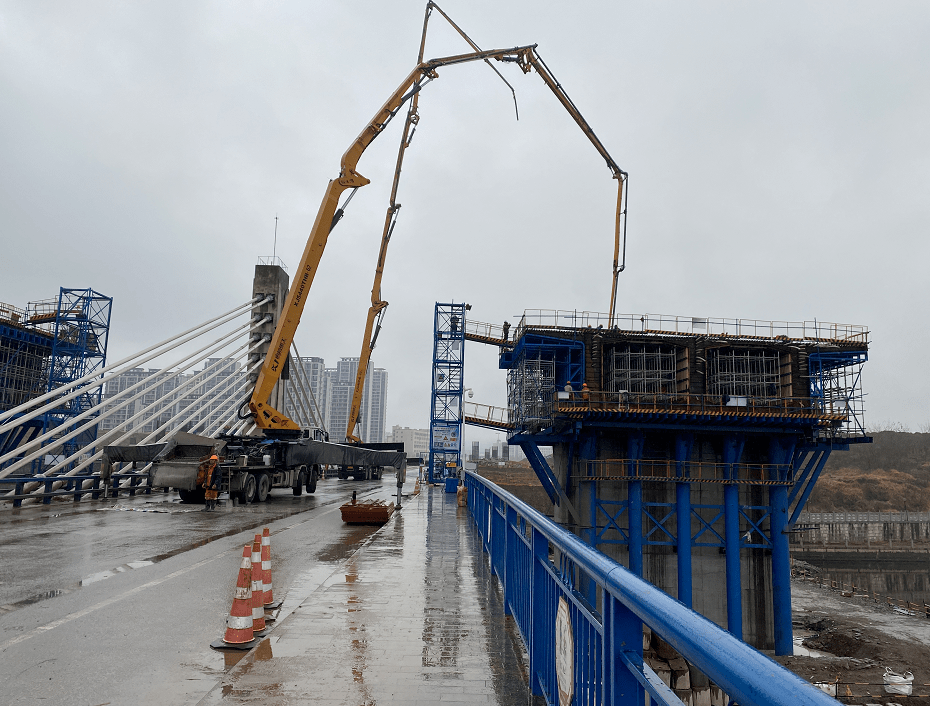 义东高速东阳江大桥首个0号块浇筑完成